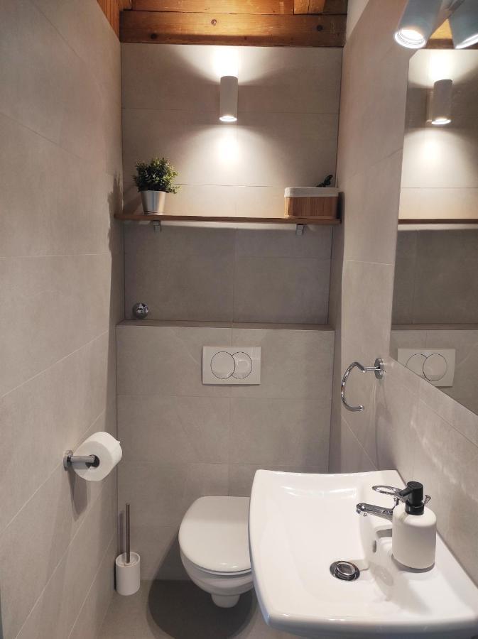 New Cosy With Private Parking Apartment