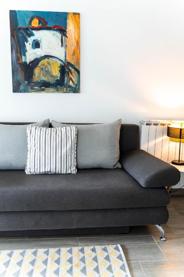 New Cosy With Private Parking Apartment *