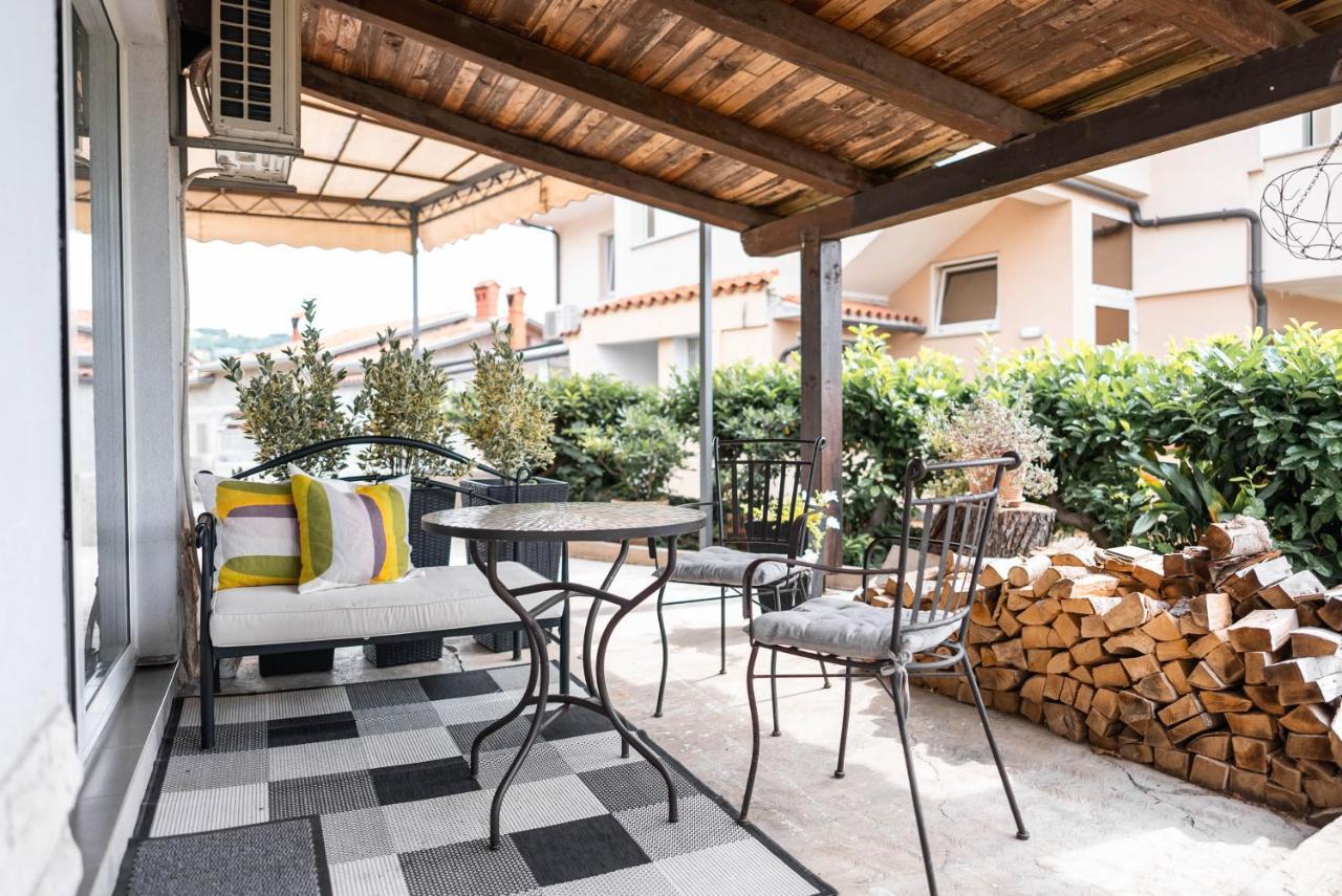 New Cosy With Private Parking Apartment *