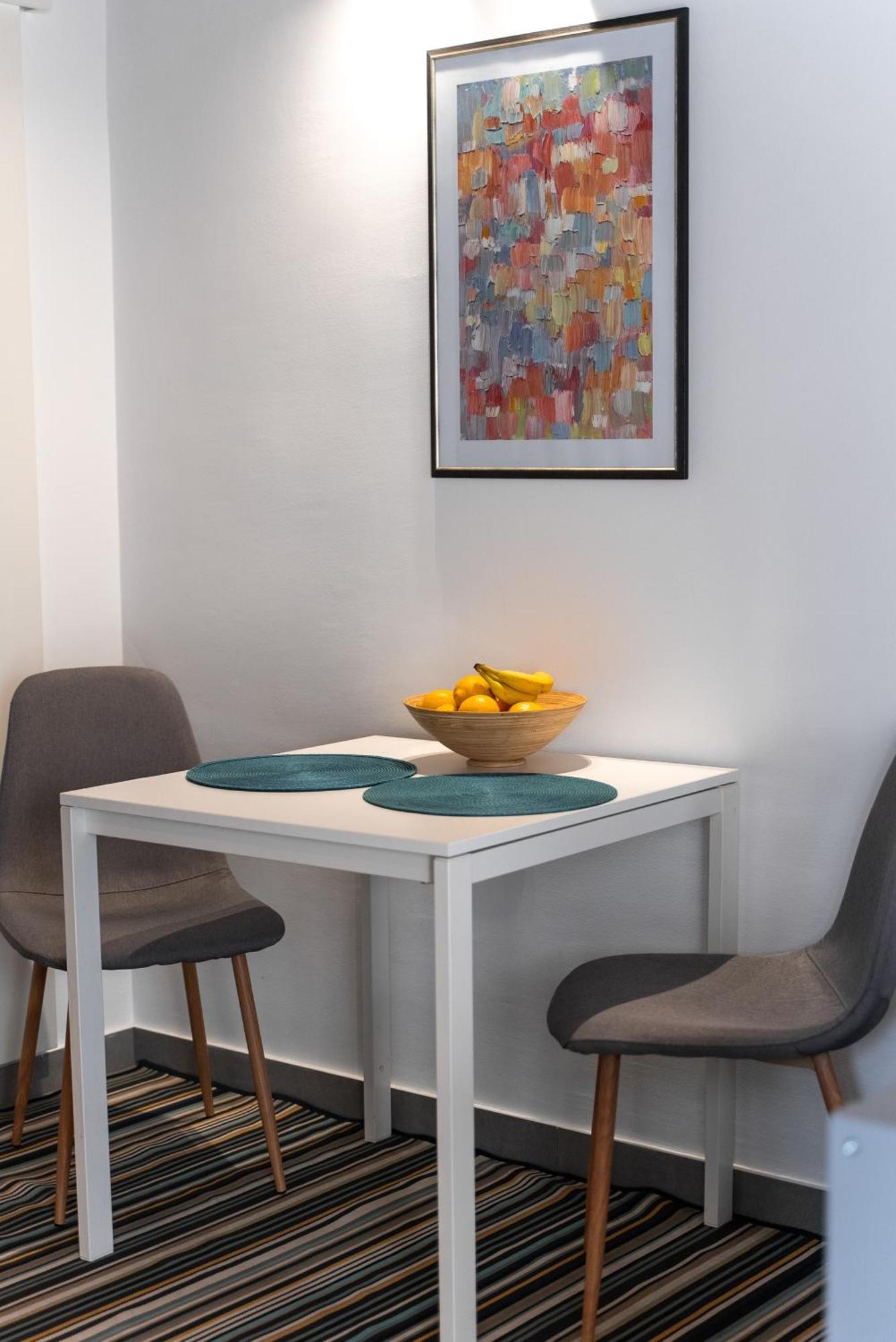 Apartment New Cosy With Private Parking