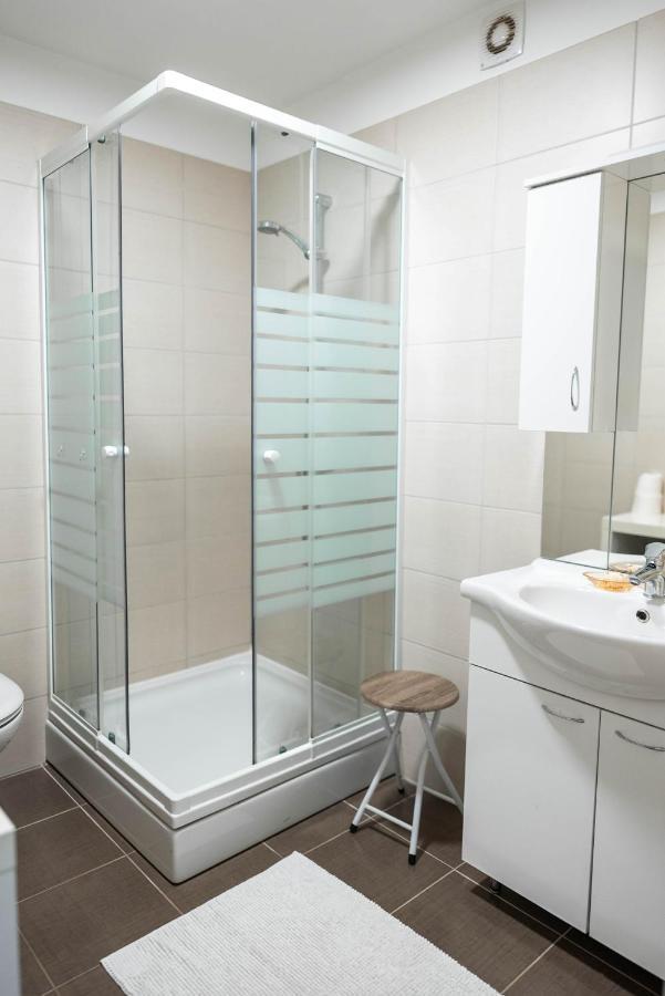 Apartmán New Cosy With Private Parking
